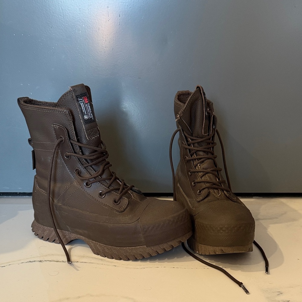 NWOT Converse Chuck Taylor All Star Lugged 2.0 Waterproof Leather Platform Boots
